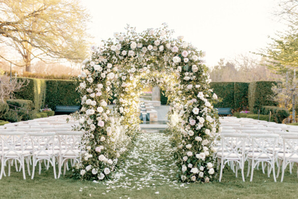 Prepare to Swoon Over This Lush Arboretum Wedding Featuring a Flower ...