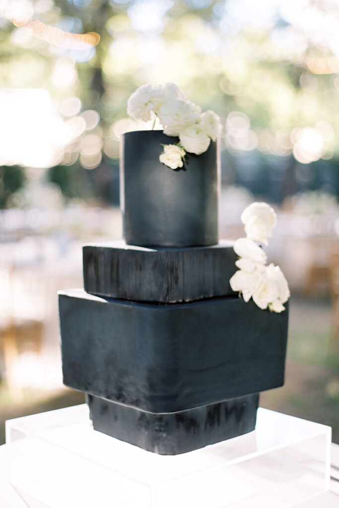 Juna Lee & Ryan King Wedding, Cake